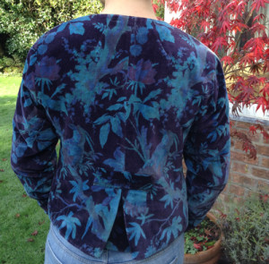 Velvet-Jacket-Short-(Back)